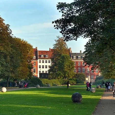 The Kings Garden Grand Apartment *